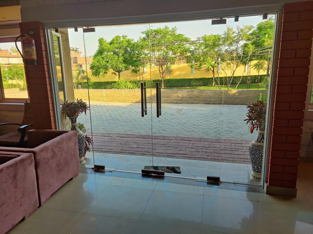Brick Field Hotel Varanasi Exterior photo